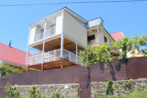 Guesthouse on Landyshevaya